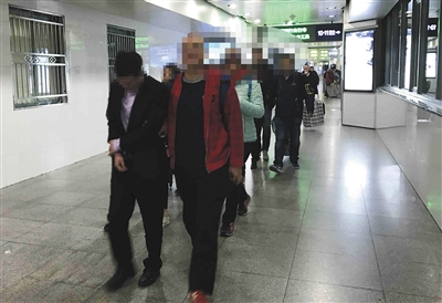 團伙“賣考試答案”騙款近200萬 技術公司成幫兇