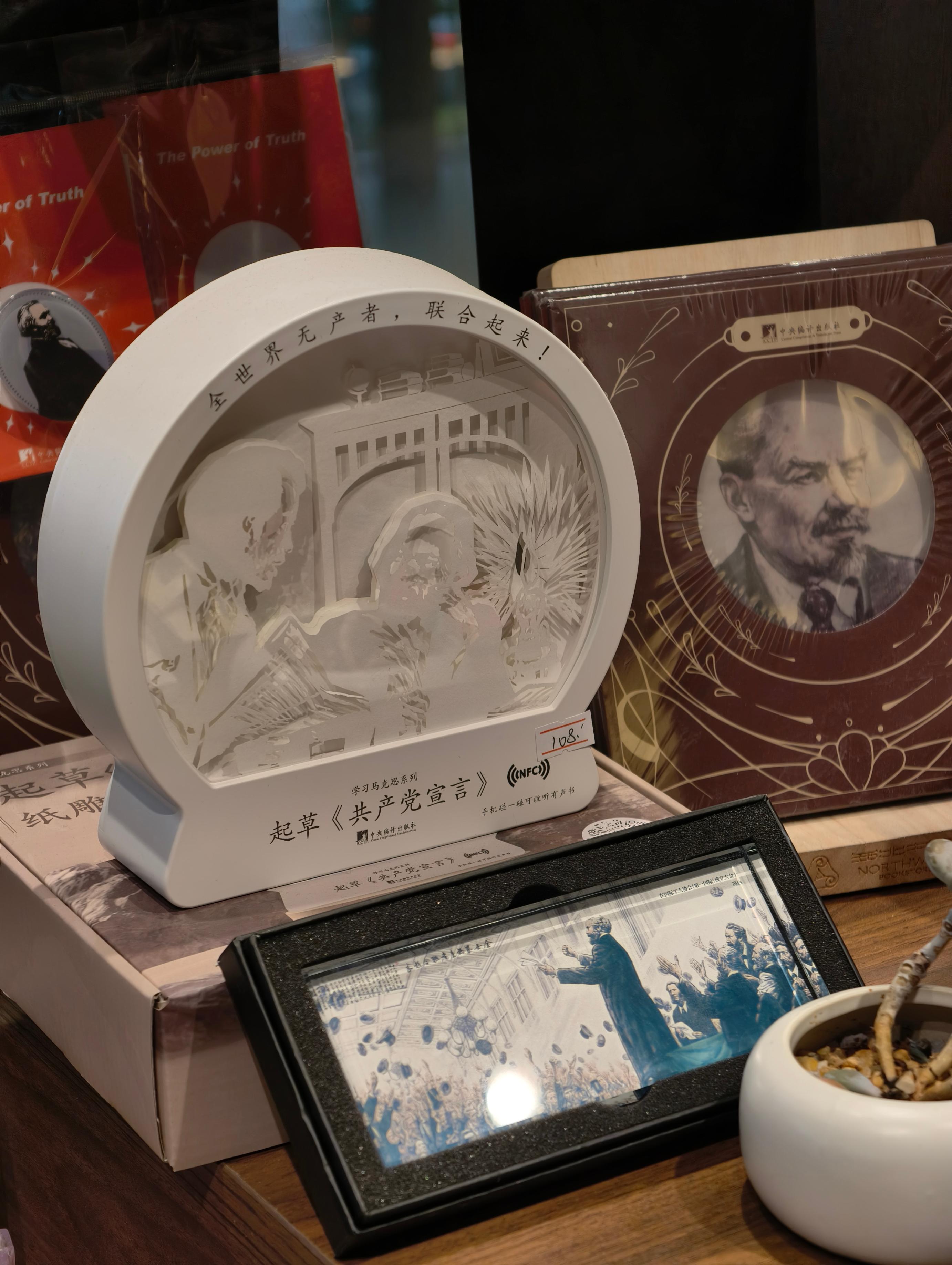 甘肅省新華書(shū)店所屬旗艦書(shū)城西北書(shū)城文創(chuàng)區(qū)。受訪者供圖