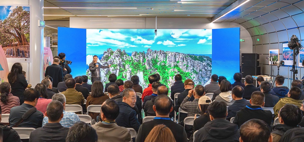 活動現(xiàn)場，文旅星推官推介忻州。